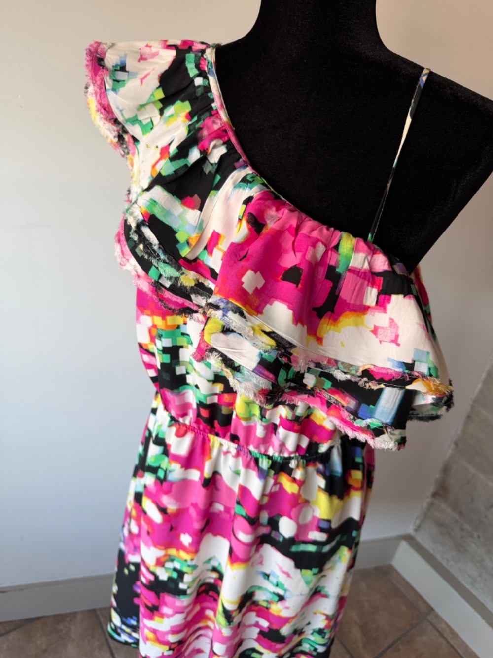 H&M One-Shoulder Ruffle Dress Pink Black Abstract Print Viscose Size 8 / EU 38